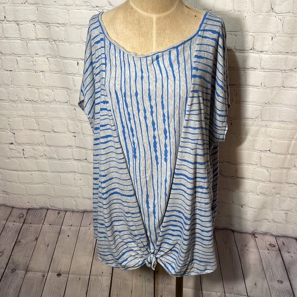 DKNY Jeans pattern blue and gray short sleeve top size 3 - Picture 1 of 5